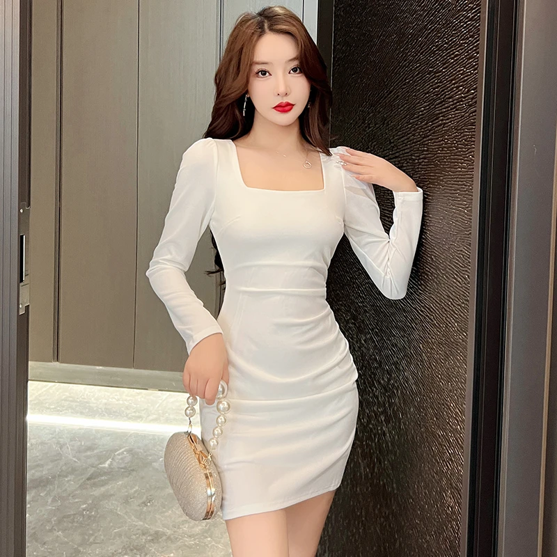 法式长袖性感方领白色褶皱连衣裙女高级感修身显瘦收腰包臀短裙女