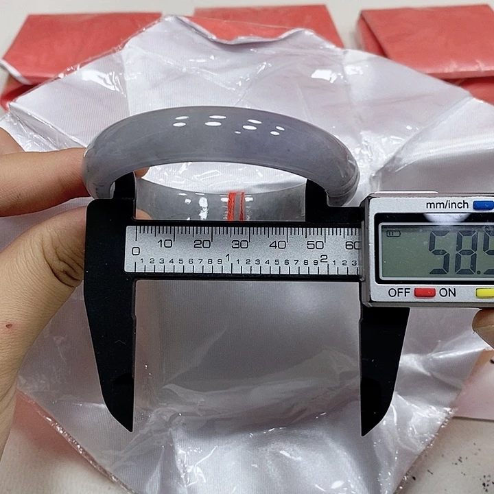 翡翠手镯未镶嵌270
