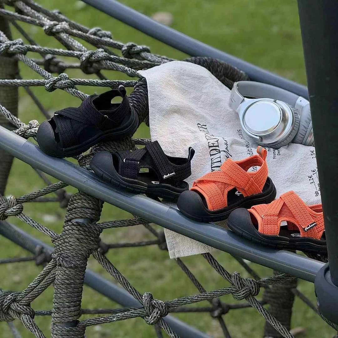 夏季儿童软底运动凉鞋户外休闲透气防滑耐磨时尚百搭夏天溯溪凉鞋