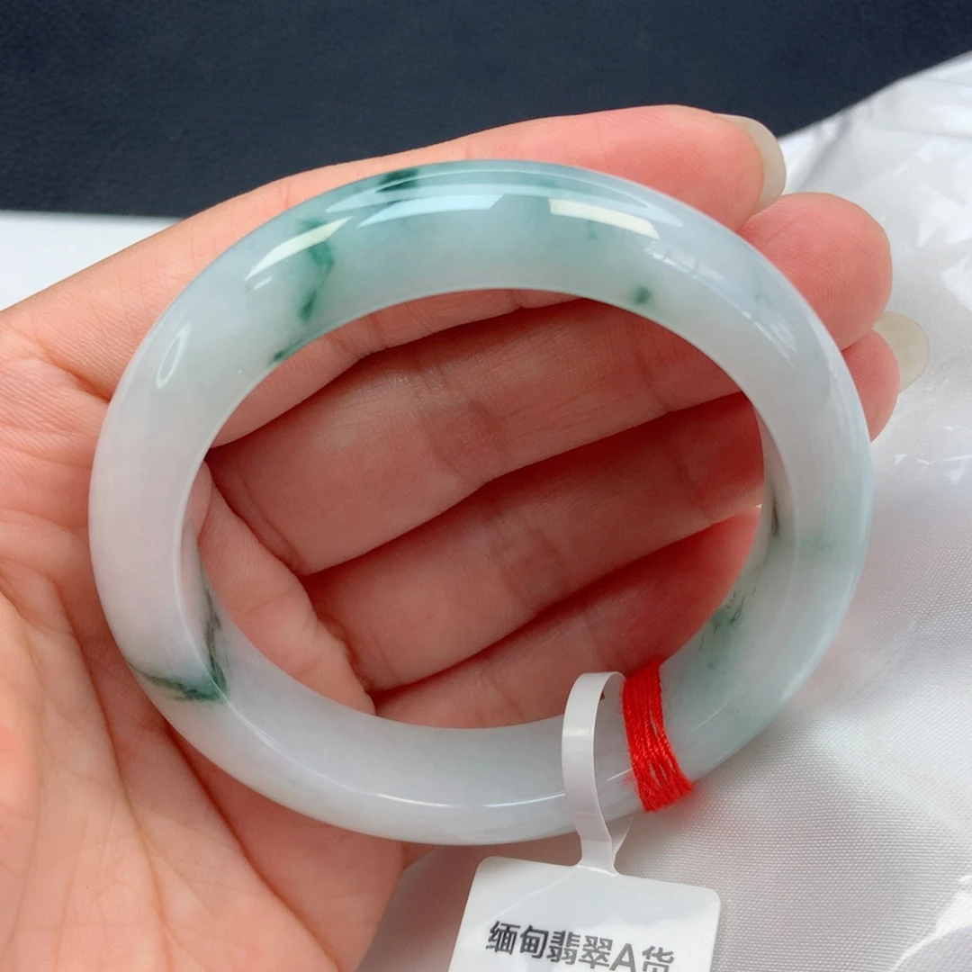 翡翠手镯未镶嵌52圈
