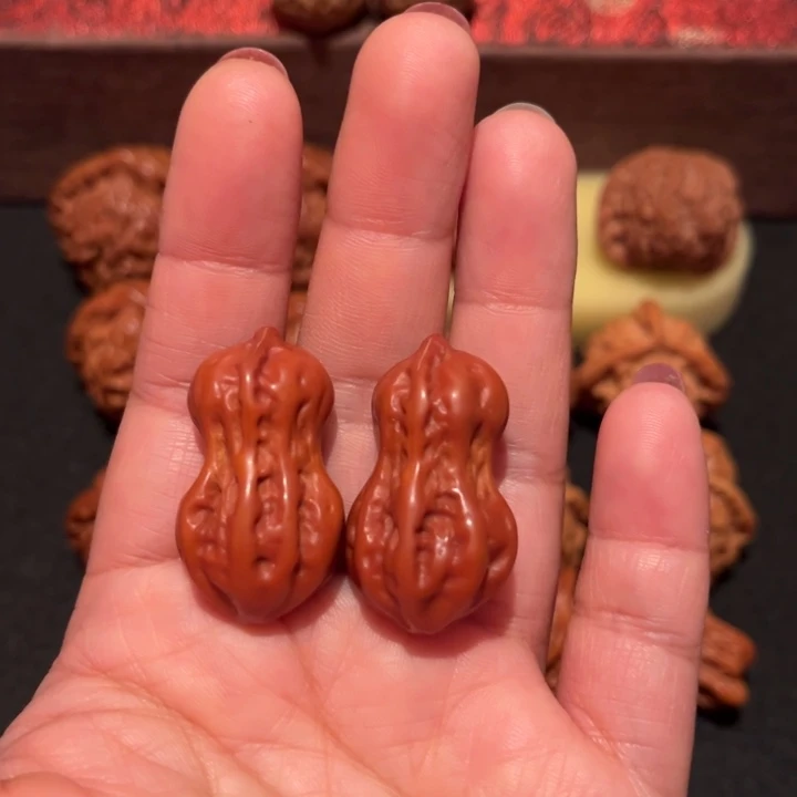 文玩核桃吊坠小花生