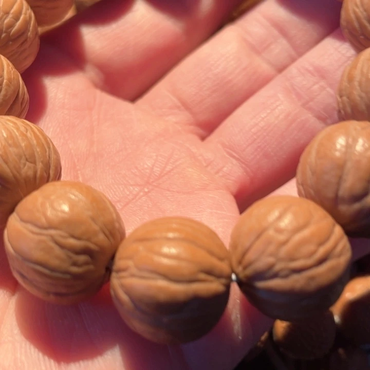 猴头核桃吊坠(**)聚宝盆