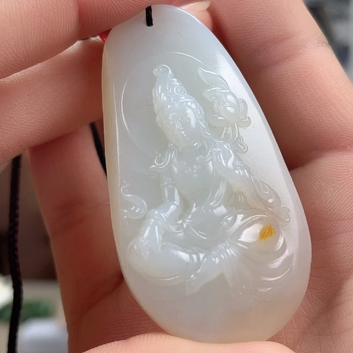 颈饰未镶嵌和田玉（糖玉）