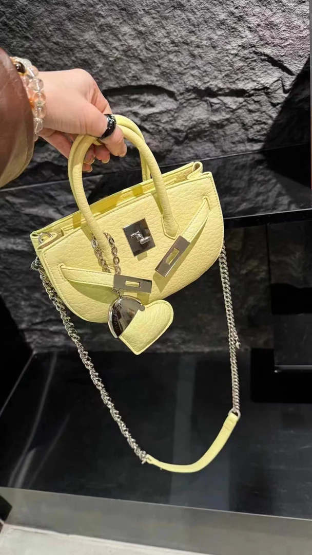 2025春夏季上新小众设计百搭单肩手提斜挎锁扣荔枝纹铂金包