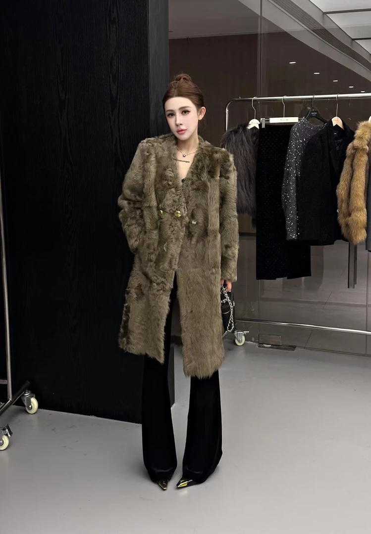 【彦彤年服】高端线小湖羊原生态皮毛一体皮草外套 K676