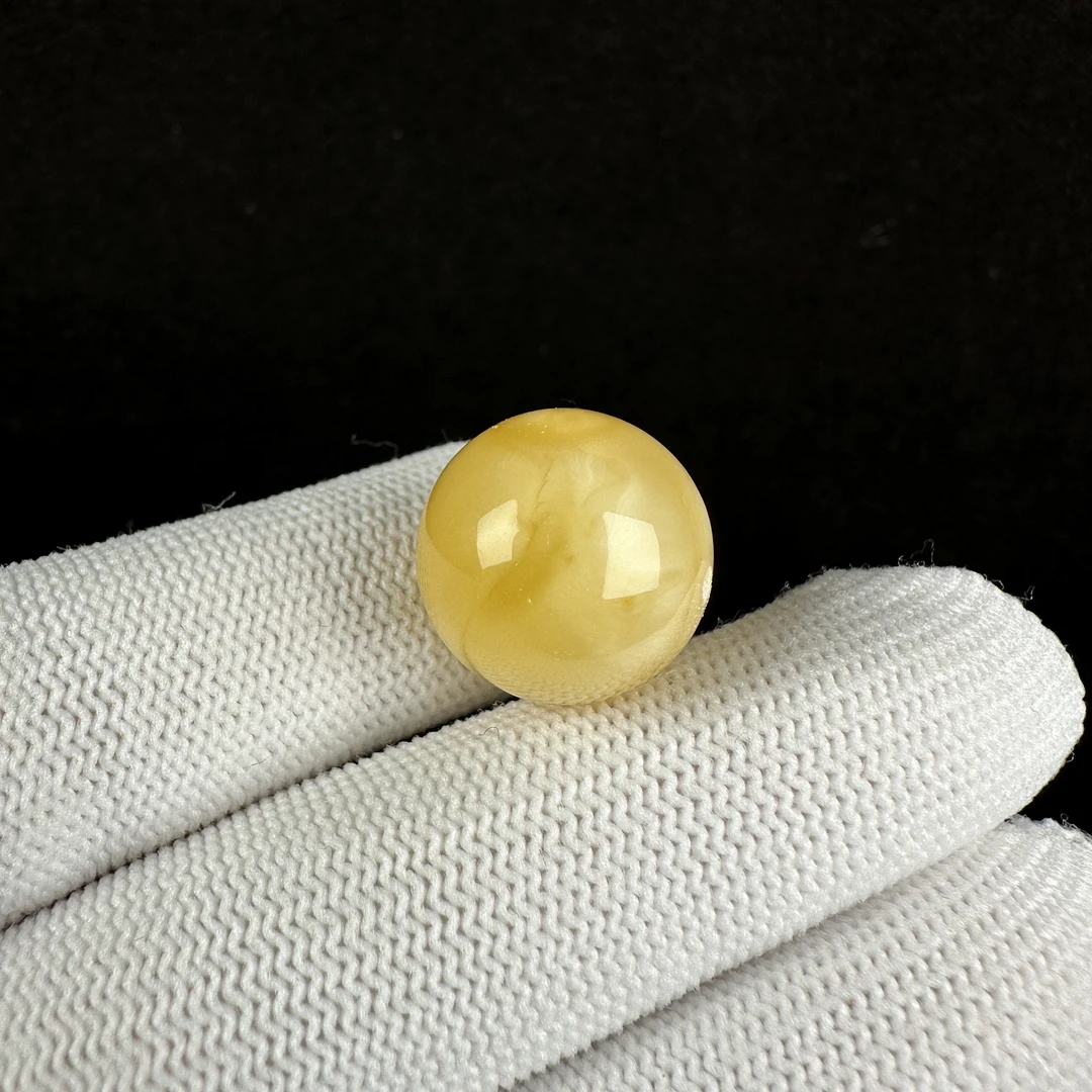 M5047天然原矿蜜蜡鸡油黄飘花 圆珠 15.9mm抖音基地质检发货