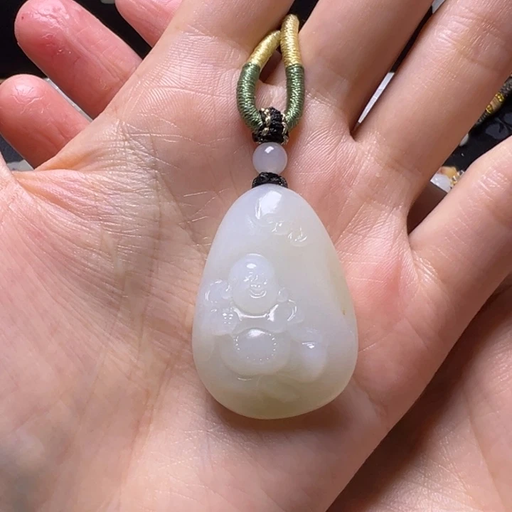 用***7和田玉未镶嵌颈饰