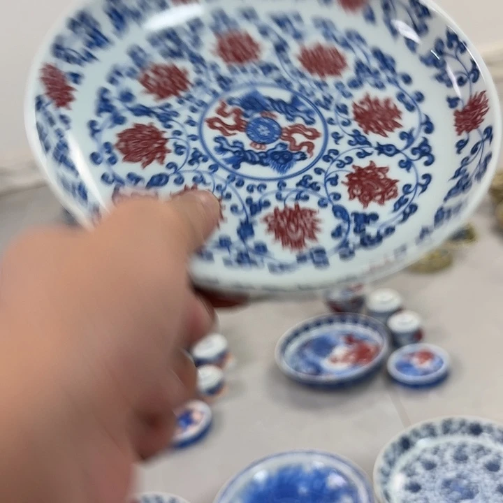 瓷片釉里红缠枝莲大胡乘景德镇