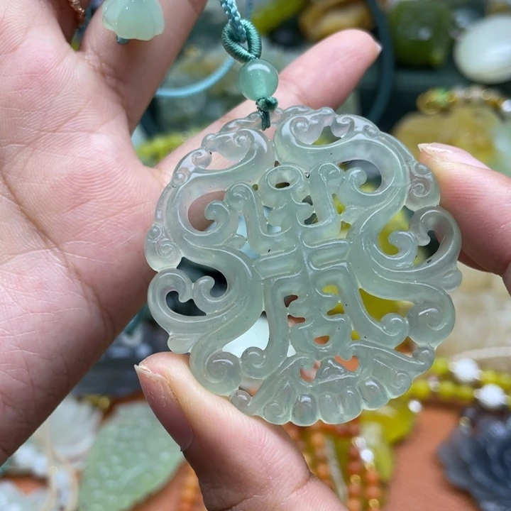 蛇纹石玉未镶嵌吊坠