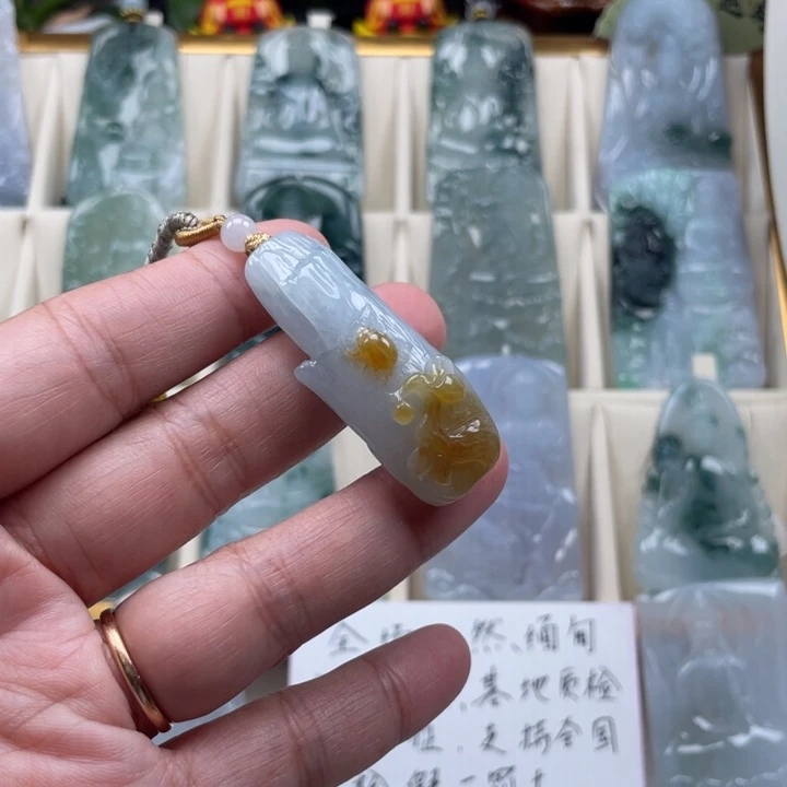 翡翠未镶嵌颈饰玉