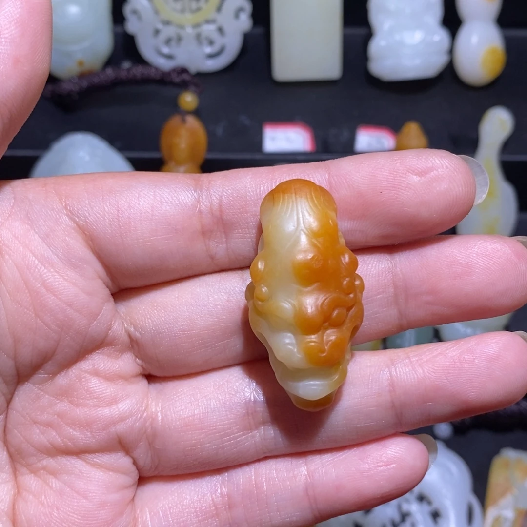 西***天颈饰未镶嵌和田玉