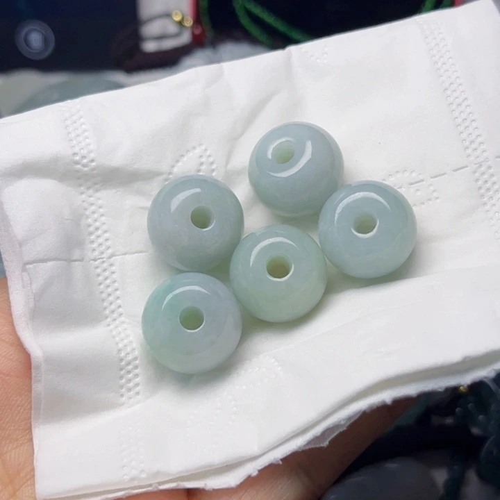 翡翠未镶嵌颈饰挂件