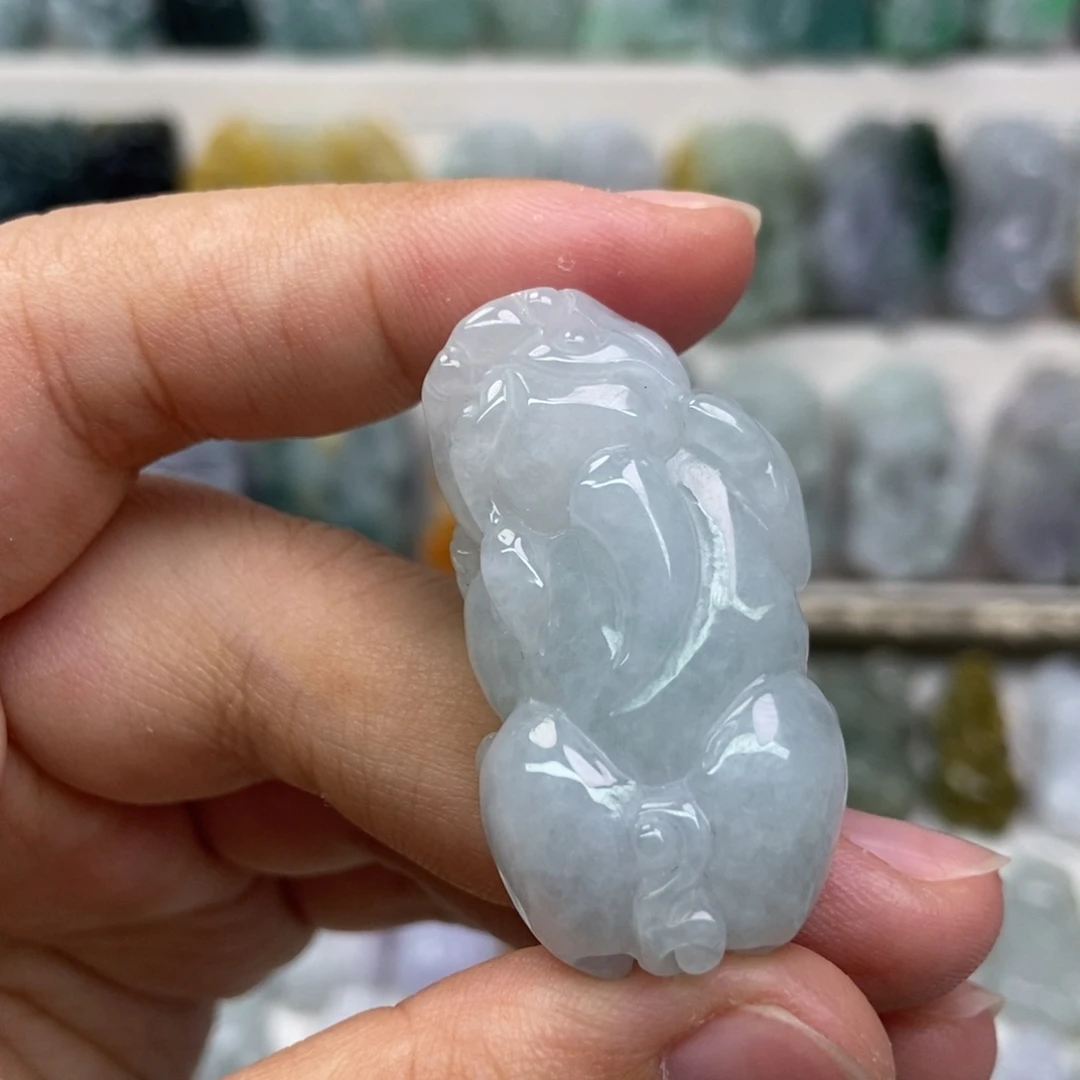 翡翠未镶嵌吊坠(赠链)