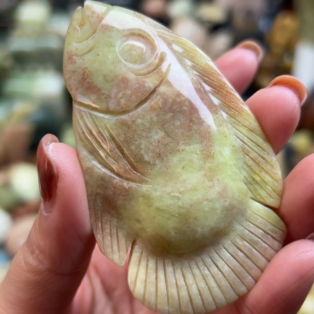 岫玉未镶嵌颈饰辽阳粉绿大鱼手玩