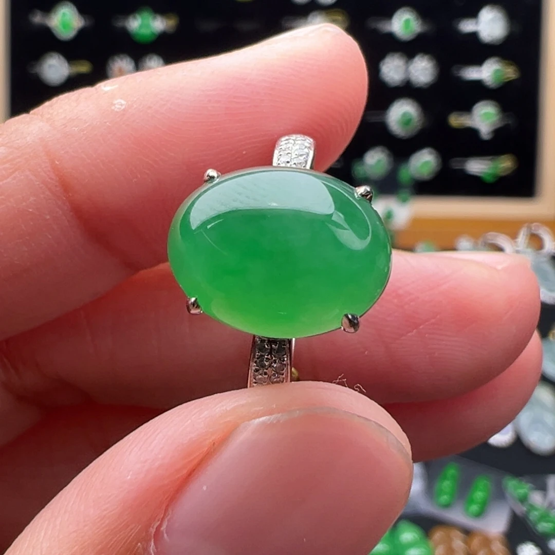 翡翠18K金镶嵌颈饰戒指