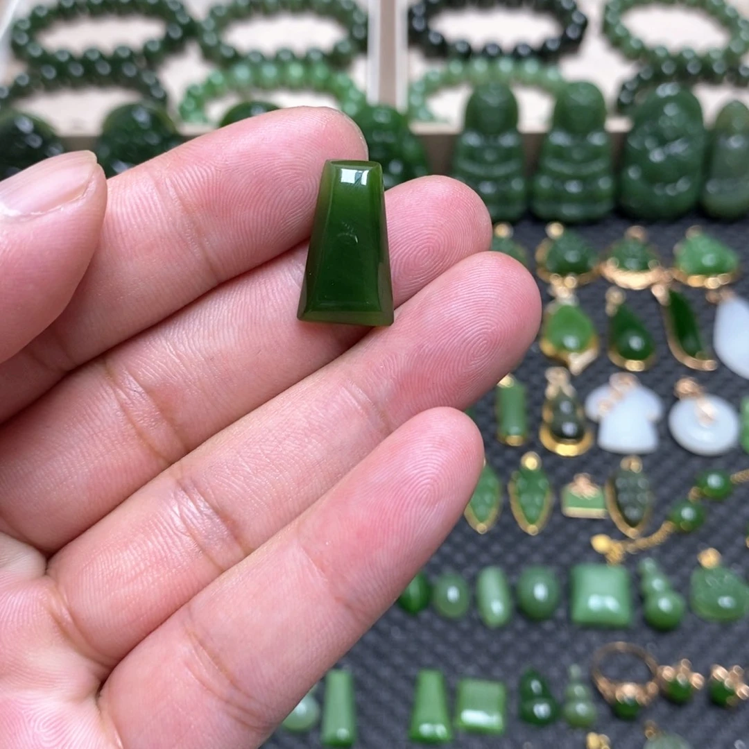 和田玉（碧玉）未镶嵌颈饰