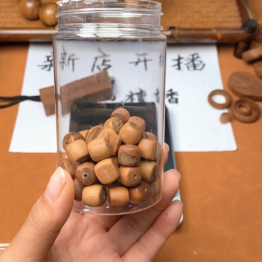 檀香木手串/手链10*11直切瑕疵45克
