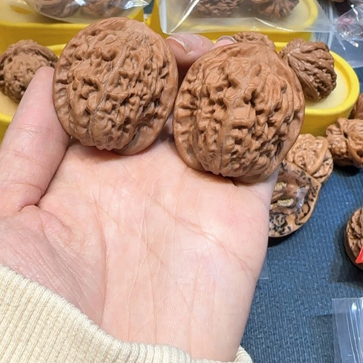 文玩核桃把件莲花38.8