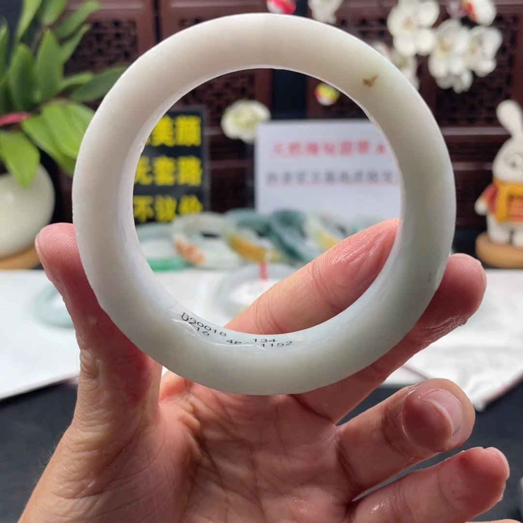 定制翡翠未镶嵌翡翠手镯定制