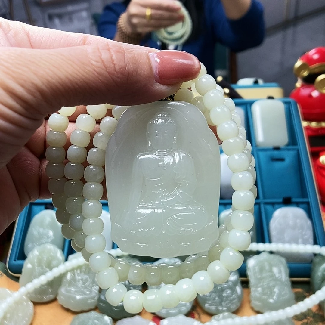 和田玉颈饰未镶嵌碭****?