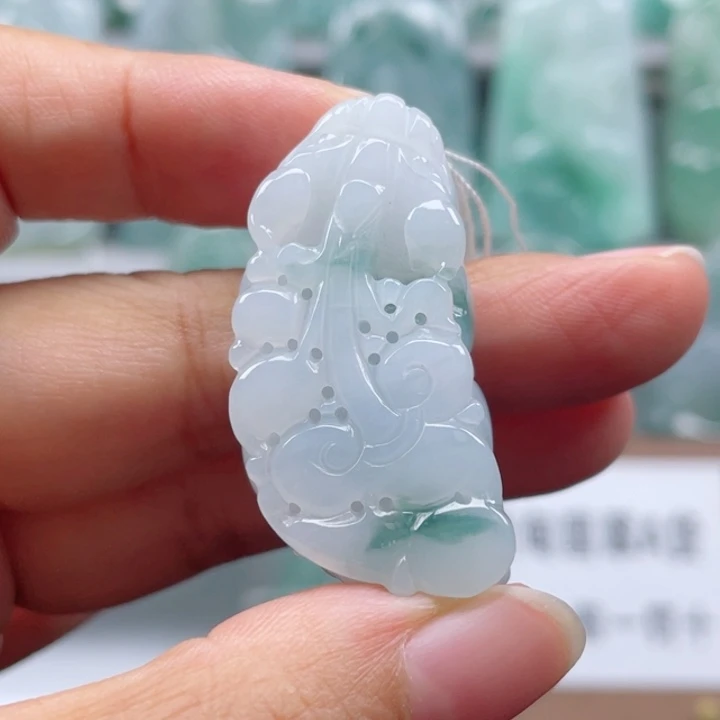颈饰未镶嵌翡翠貔貅