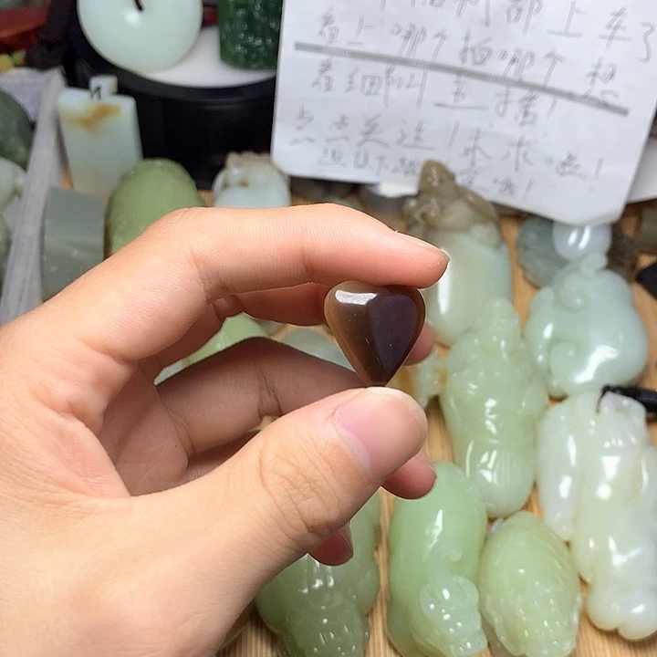 和田玉未镶嵌挂件