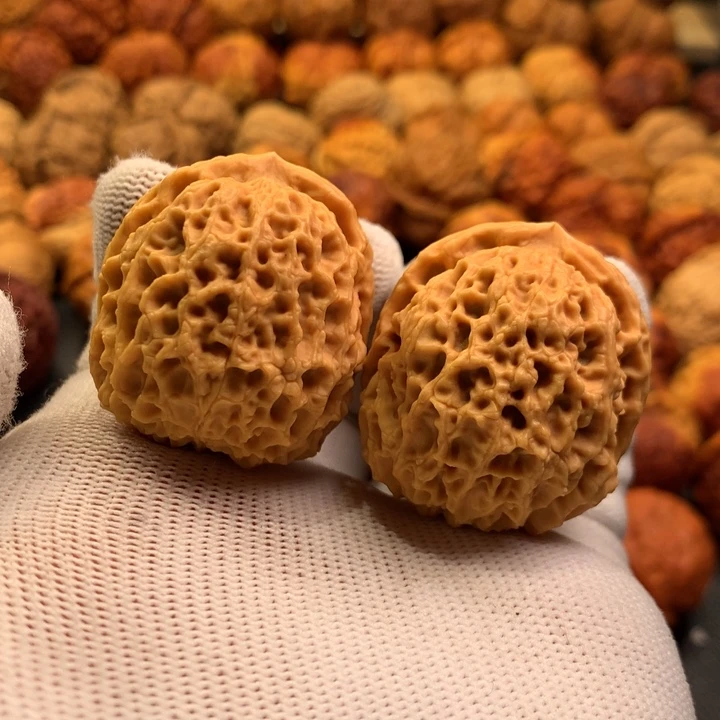 文玩核桃吊坠9……….