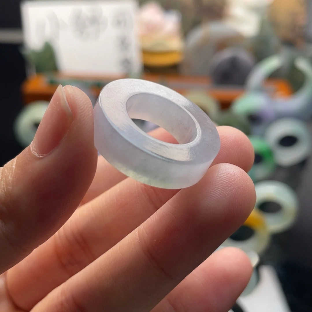 定制翡翠未镶嵌  冰白底青