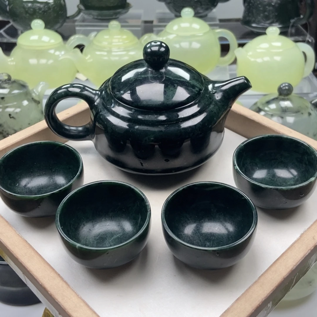 蛇纹石玉未镶嵌壶
