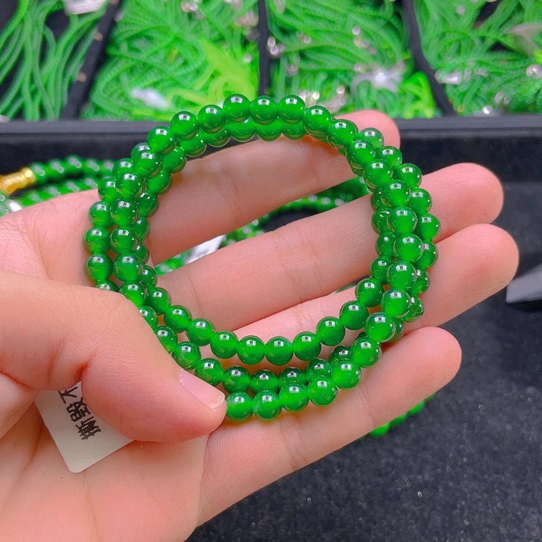 佳***洋翡翠未镶嵌颈饰