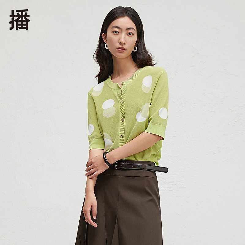 【达人专属】播立体坑纹圆领毛针织衫BDR3UD1944