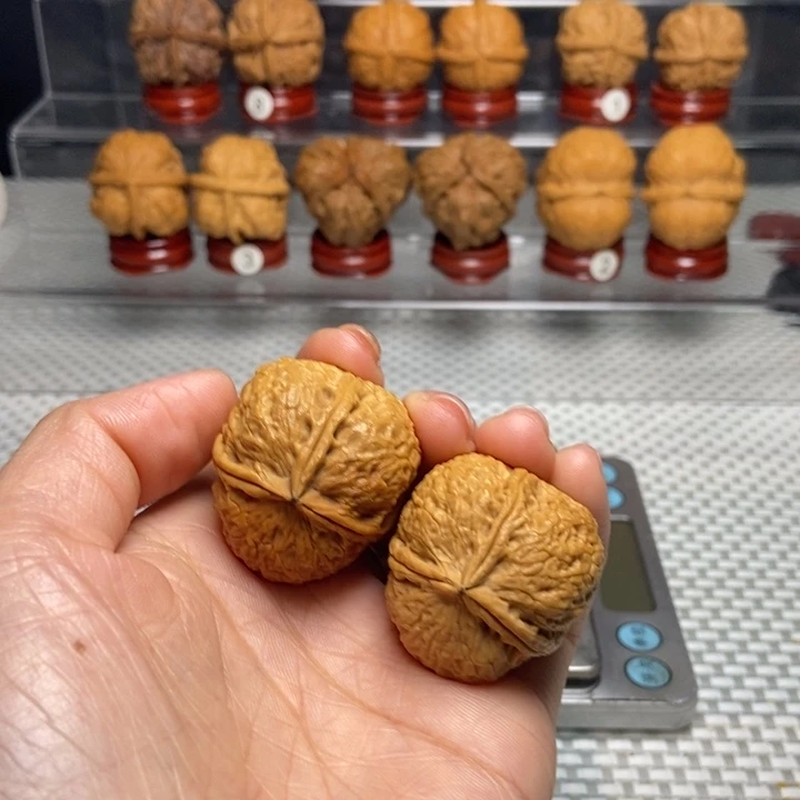 文玩核桃把件29铁三棱