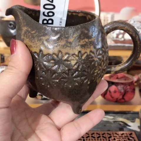 木有一点点的小姐姐