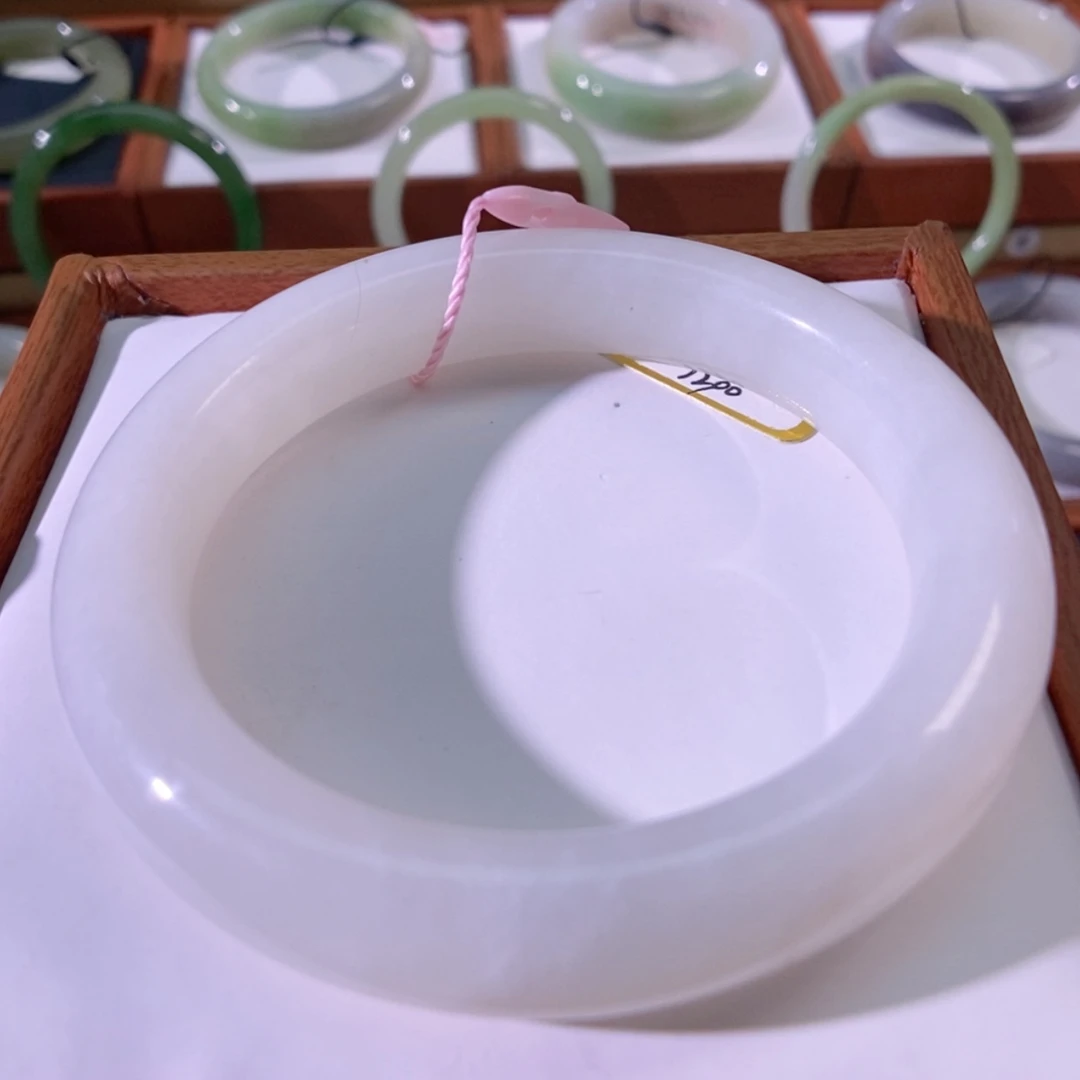 【闪购商品】未镶嵌手镯和田玉（白玉）