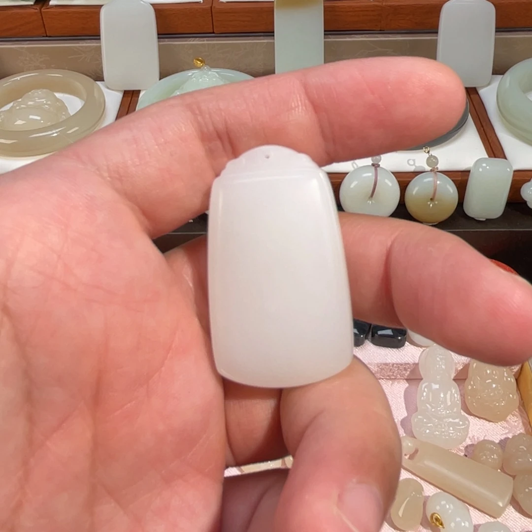 傻***子和田玉未镶嵌颈饰