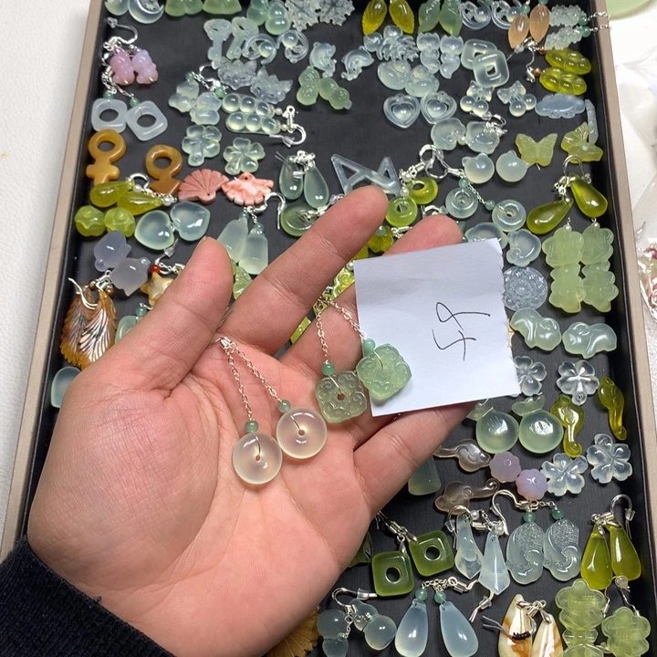 杏***仁蛇纹石玉合金耳钉