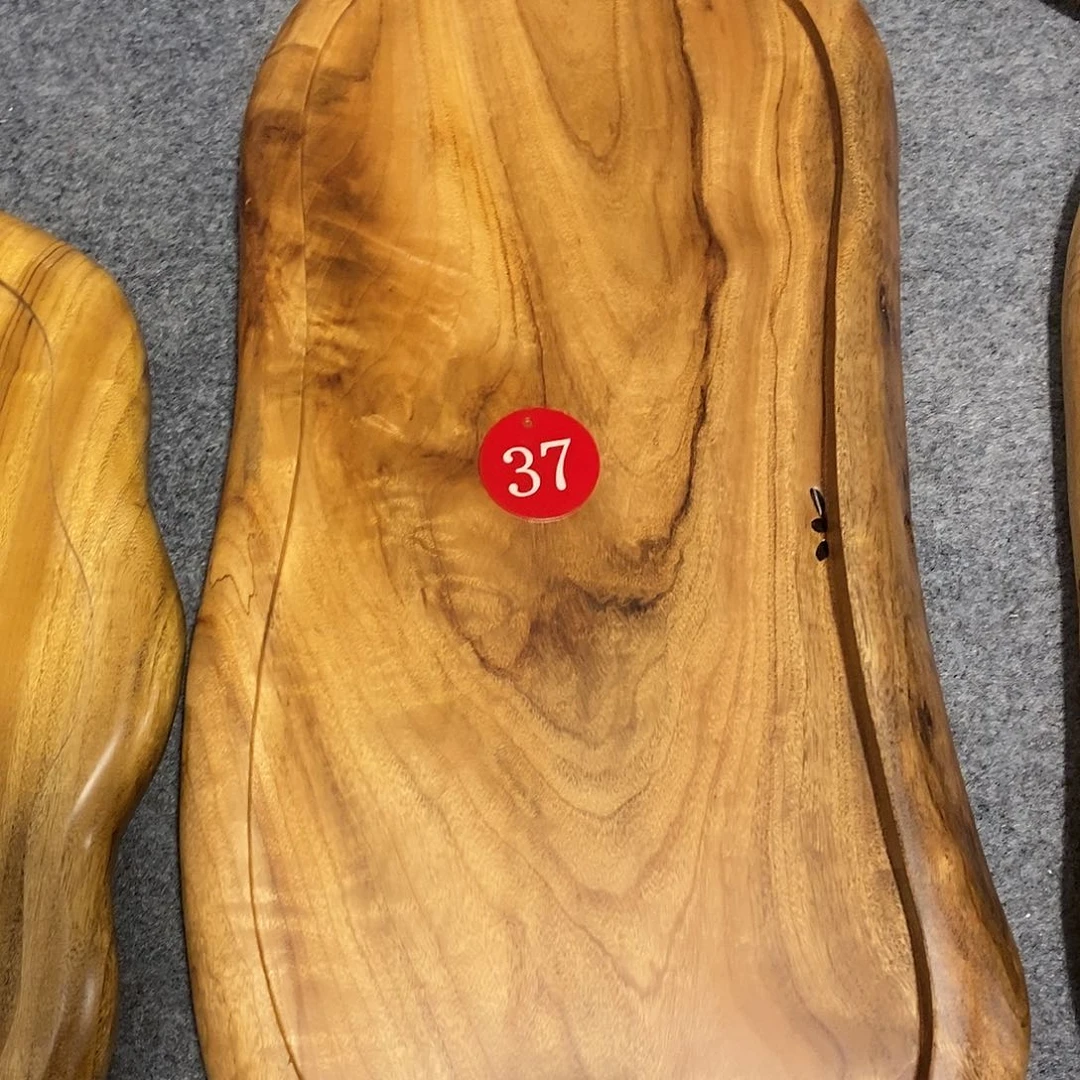 香樟木自然随形茶盘的66×29