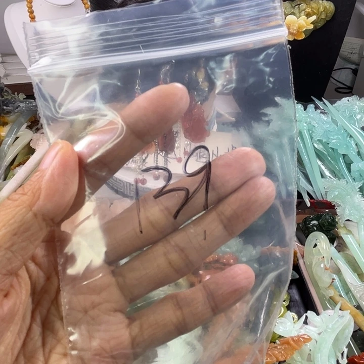 未镶嵌岫玉耳钉天***狱