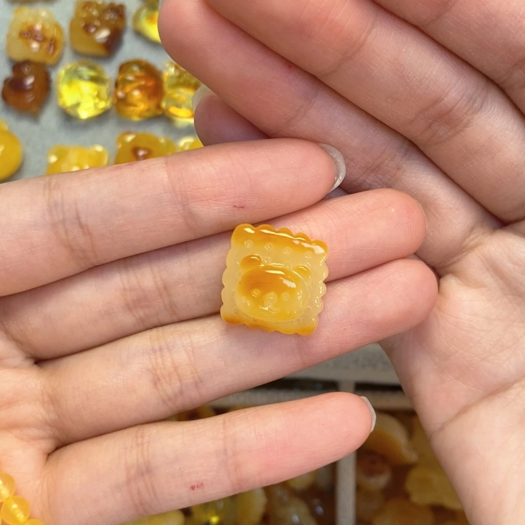 蜜蜡颈饰未镶嵌小熊饼干