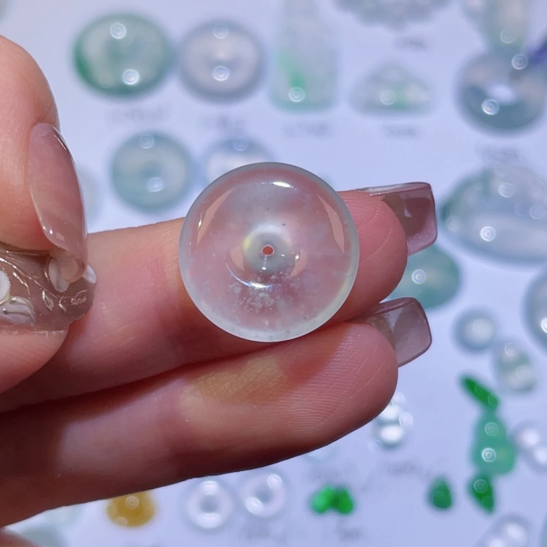 翡翠未镶嵌颈饰裸石