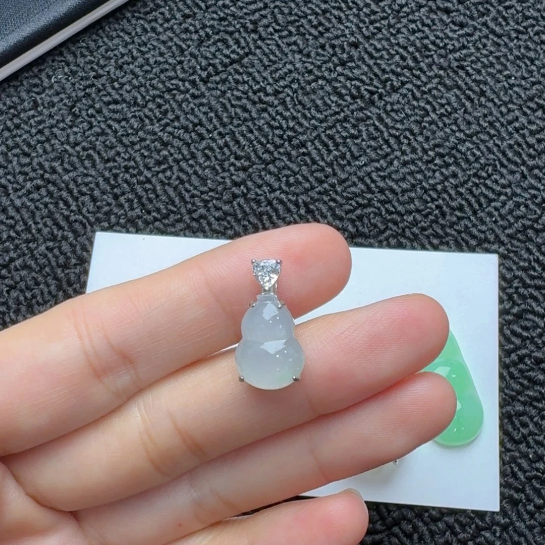 翡翠银S925镶嵌吊坠(不含链)葫芦