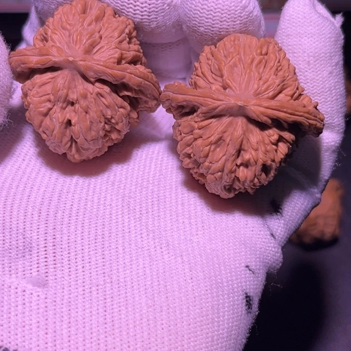 文玩核桃吊坠四座楼高装