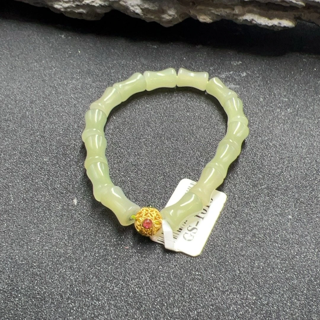 BY0218FMC标35 和田玉手串