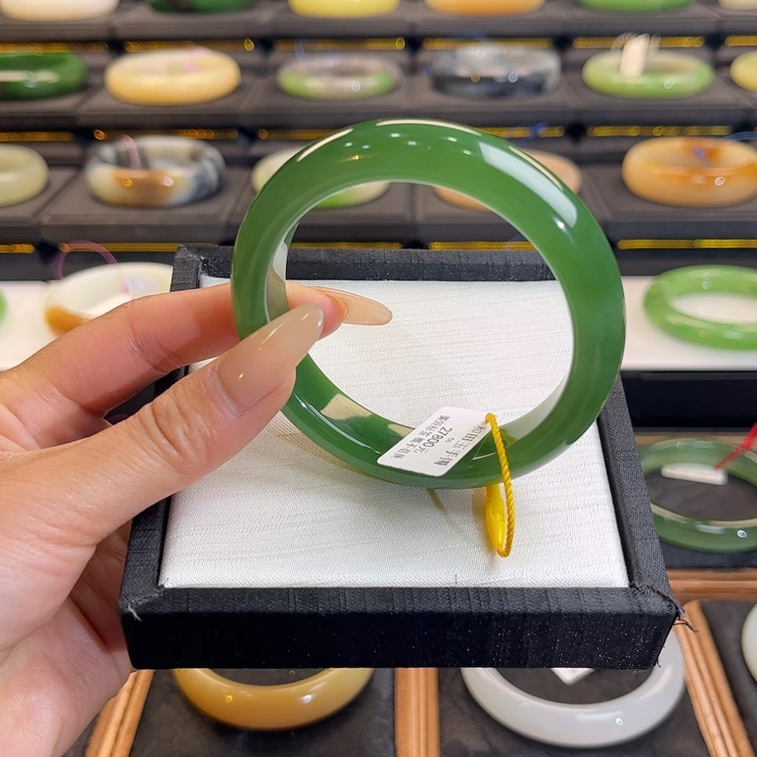 和田玉未镶嵌手镯56 57