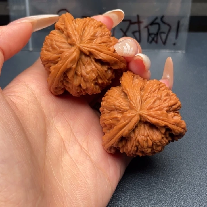 水***穿文玩核桃吊坠白狮子