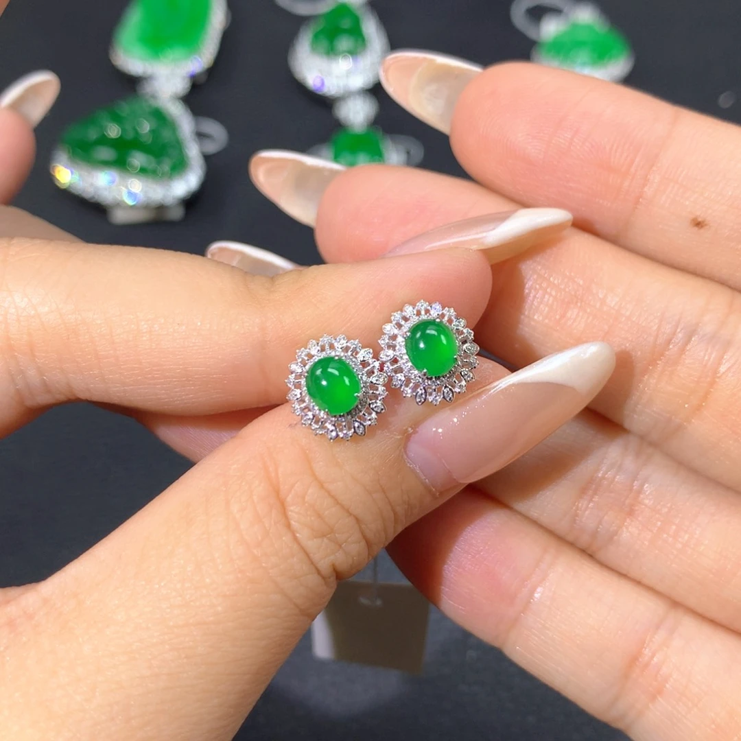 翡翠18K金镶嵌耳饰翡翠