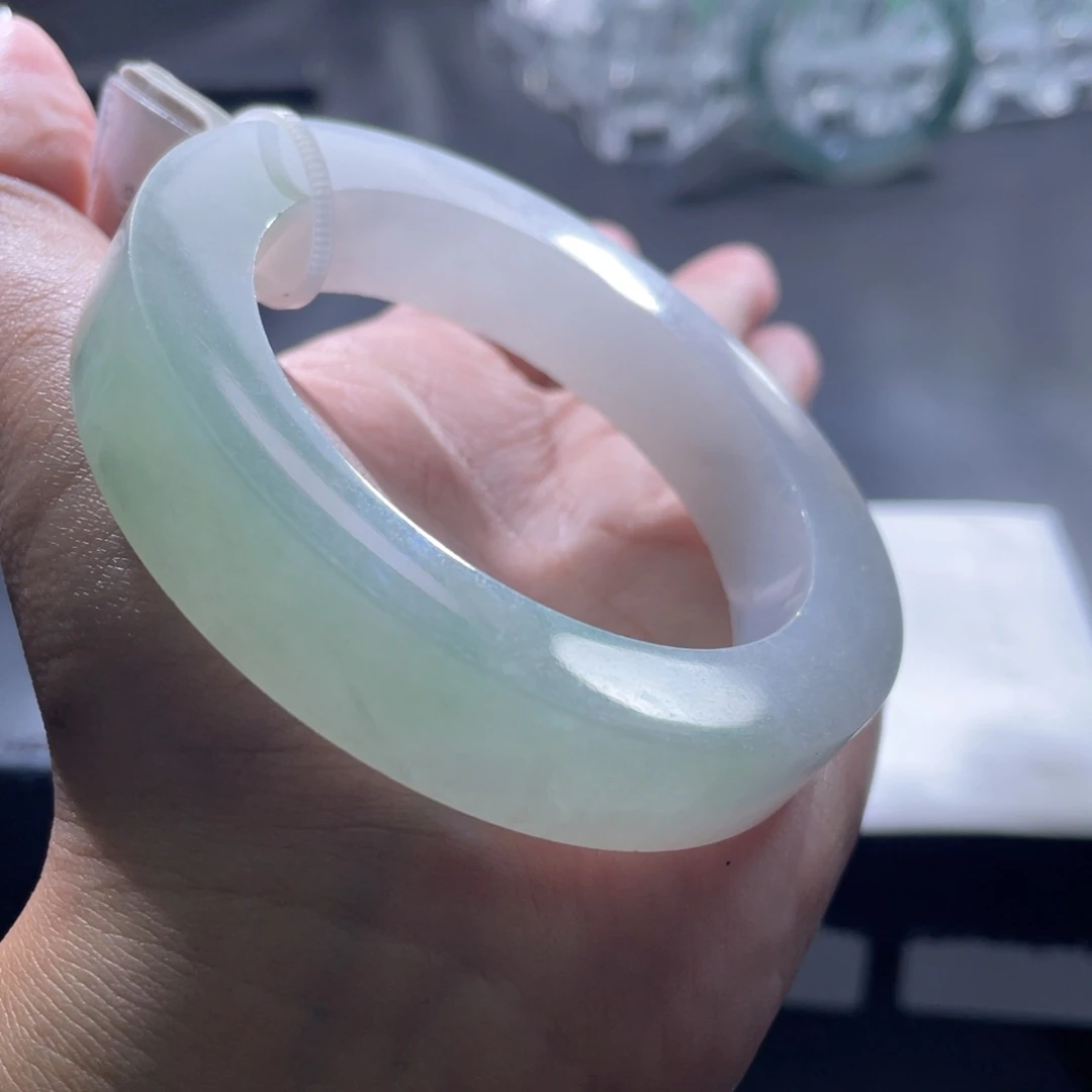 未镶嵌果冻半山水定制翡翠