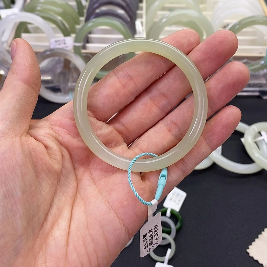 和田玉未镶嵌珠宝奇石53