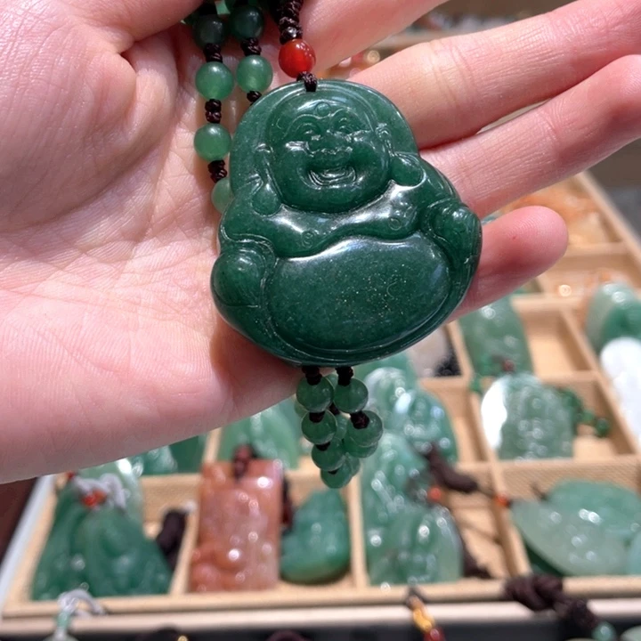 石英质玉未镶嵌颈饰