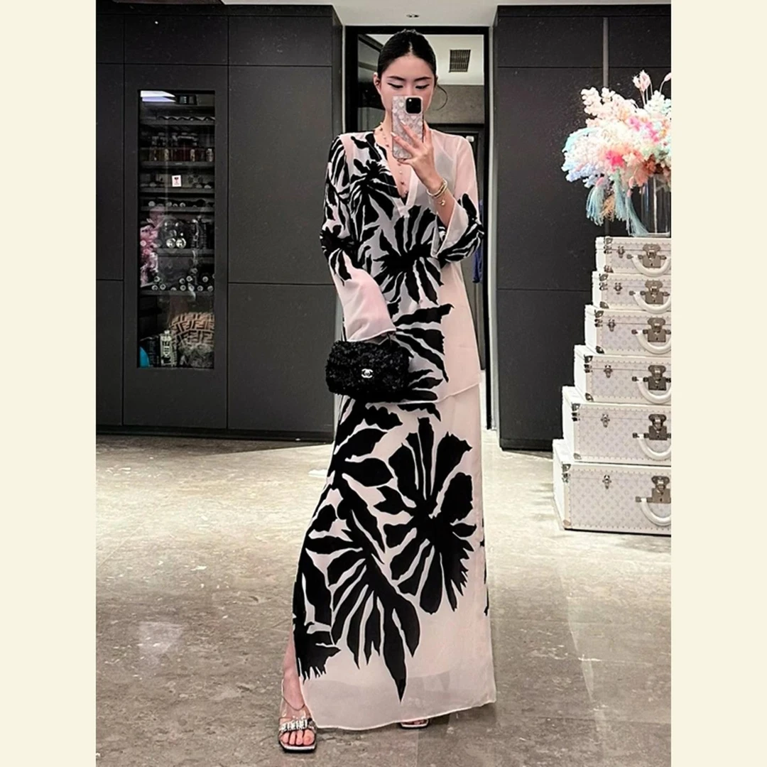 法式格调优雅名媛风高级轻奢小众不撞款印花上衣与半身裙夏日女装